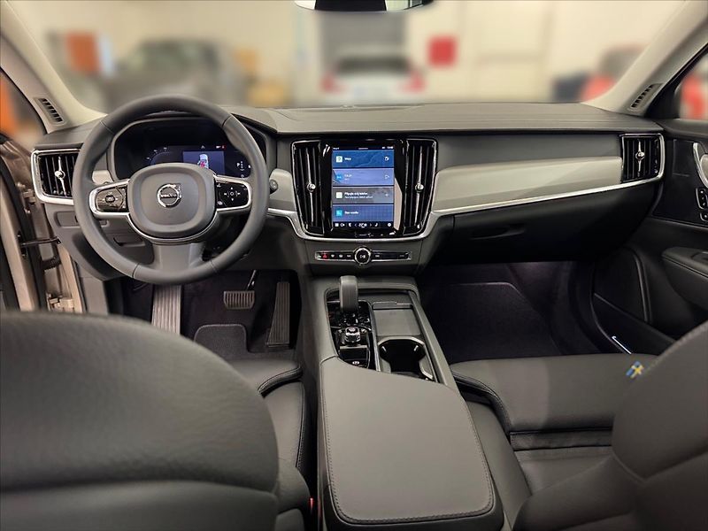 Volvo V90 2,0 B4 AWD Cross Country Plus - fotka 10 z 15