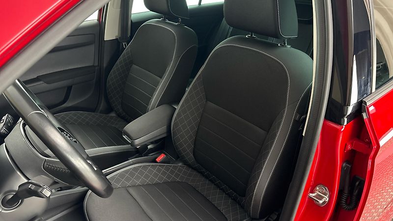 Škoda Fabia 1.0 TSI Ambition Combi - fotka 15 z 24