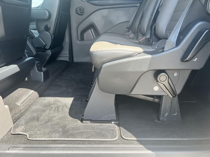 Ford Tourneo Custom 2.0TDCi 8MÍST AUTOMAT odp.DPH - fotka 28 z 46