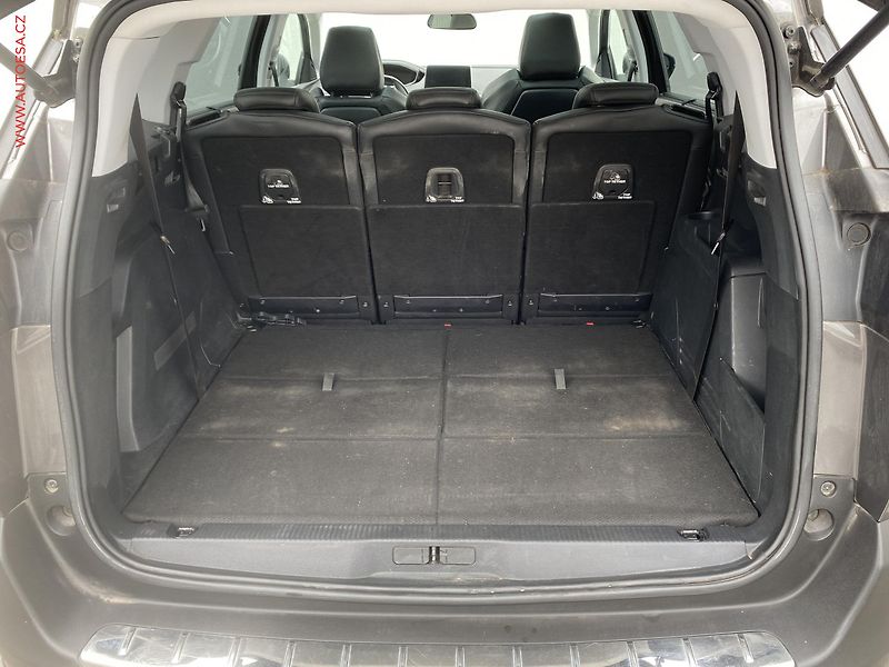 Peugeot 5008 (2017) 1.2 PT 7míst, Allure, LED - fotka 7 z 20