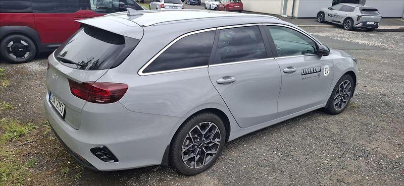 Kia Ceed 1,5 T-GDi SW Edice 30 - fotka 3 z 5
