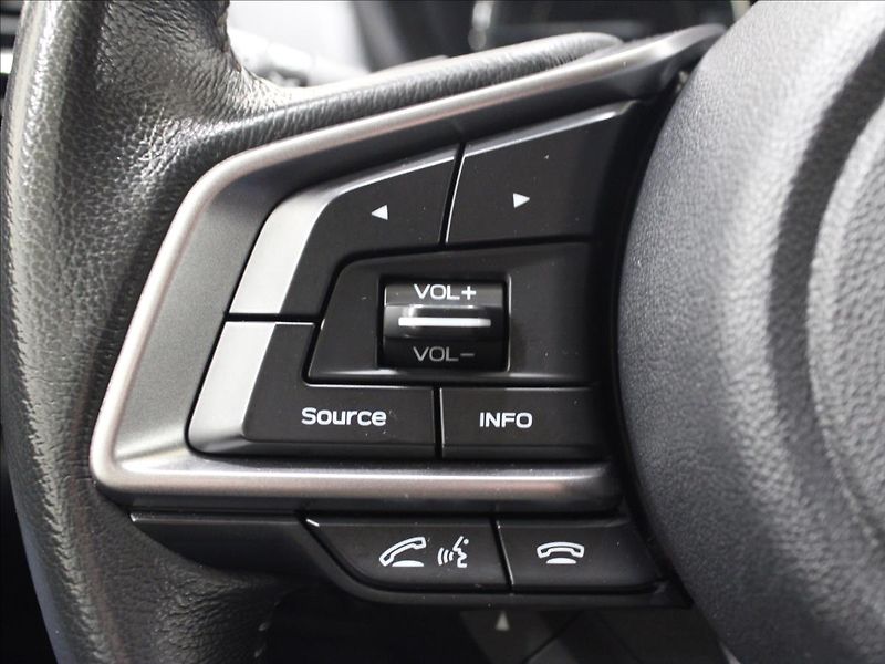 Subaru Impreza 1,6 AWD Automat Exclusive - fotka 18 z 35