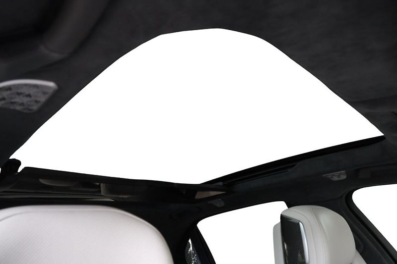 BMW i7 M70 - fotka 28 z 38