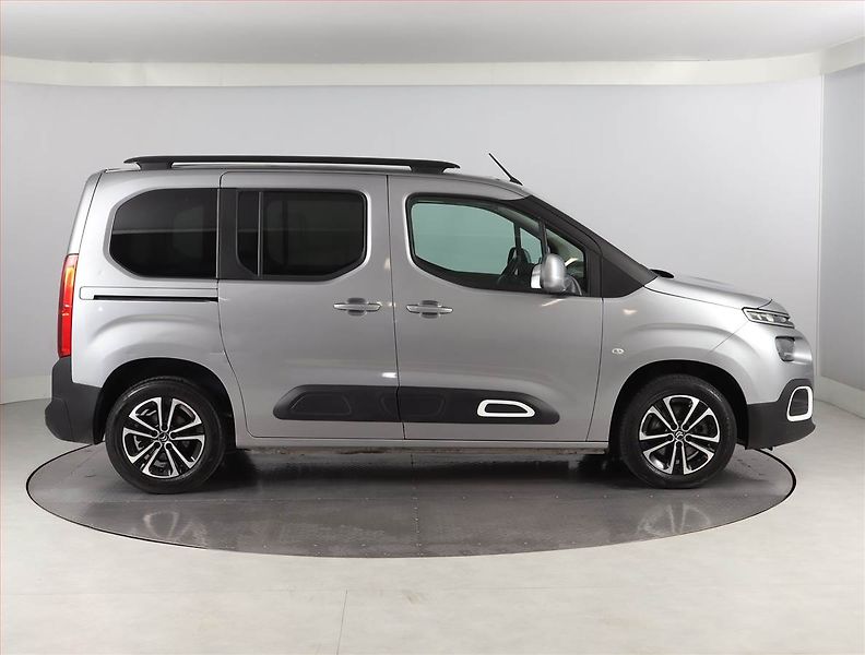 Citroën Berlingo (2019) Shine 1.5 BlueHDi, 5Míst, ČR - fotka 6 z 20