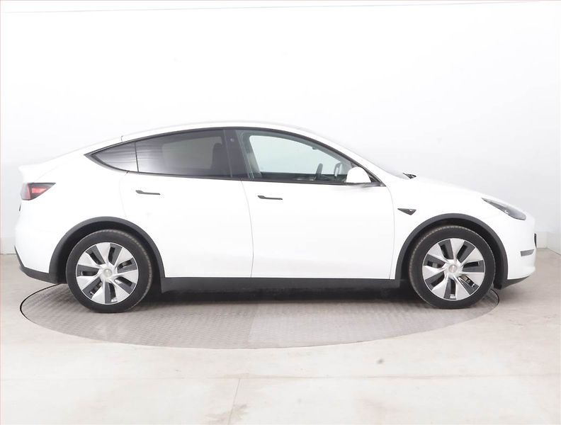 Tesla Model Y (2022) Long Range AWD 79kWh, SoH 89% - fotka 6 z 22