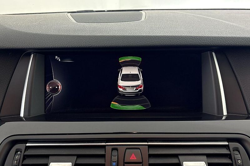 BMW Řada 5 řady 5 | 525 xDrive - fotka 16 z 22
