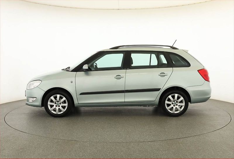 Škoda Fabia (2011) 1.6 TDI, Tempomat - fotka 3 z 15