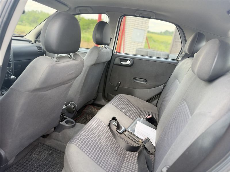 Opel Corsa 1,2 i KLIMA, PO STK - fotka 14 z 22