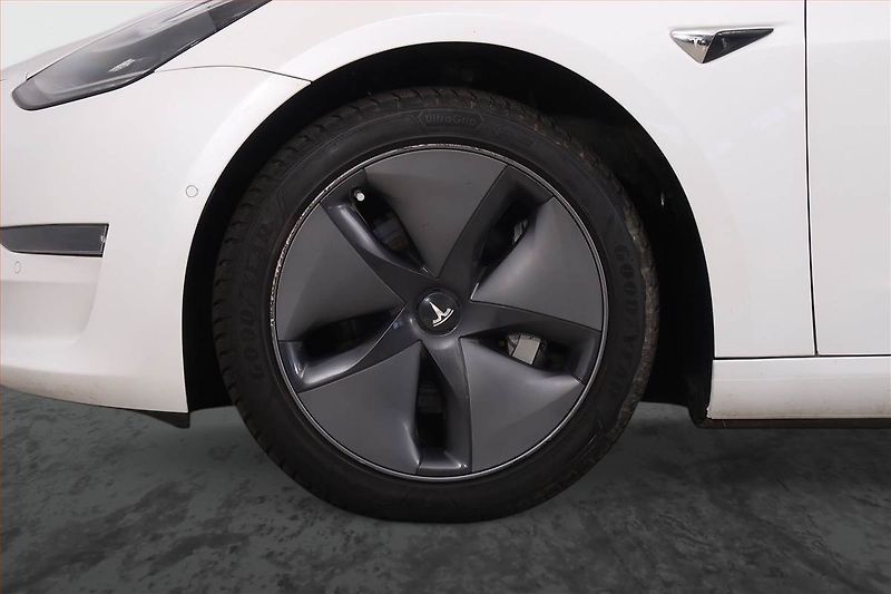 Tesla Model 3 (2019) Long Range 4WD 78kWh, SoH 85% - fotka 15 z 20