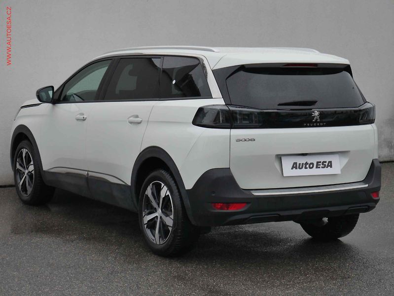 Peugeot 5008 (2022) 1.5HDi, ČR, Allure, AT, LED - fotka 6 z 25