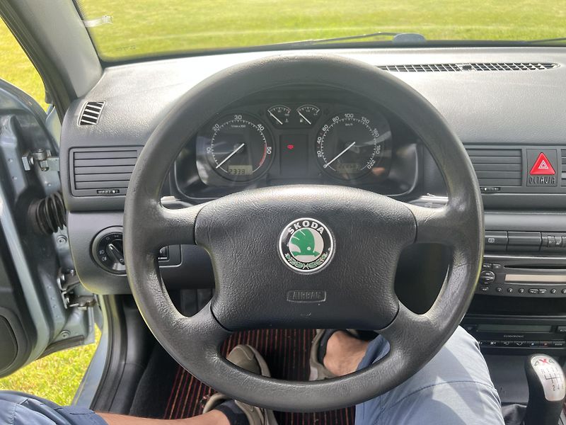 Škoda Octavia 1.9TDI 74KW,4x4,TZ,AMBIENTE - fotka 35 z 39
