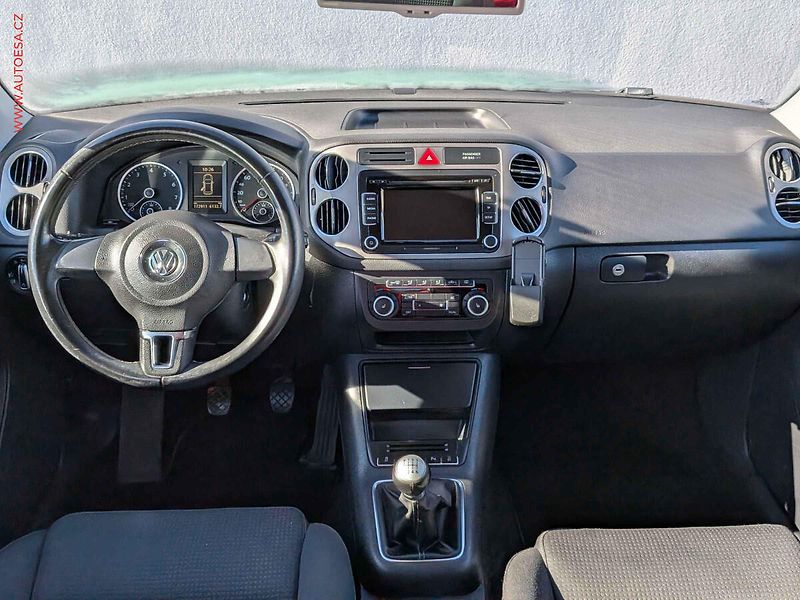 Volkswagen Tiguan (2010) 1.4TSi, AC, výhřev sed. - fotka 8 z 15