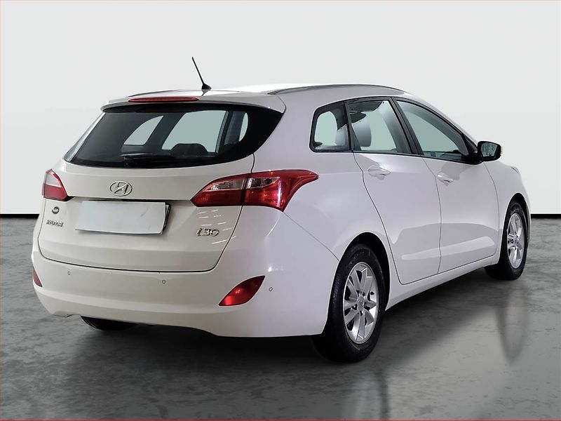 Hyundai i30 (2012) 1.6 GDI, Park. senzory - fotka 5 z 17
