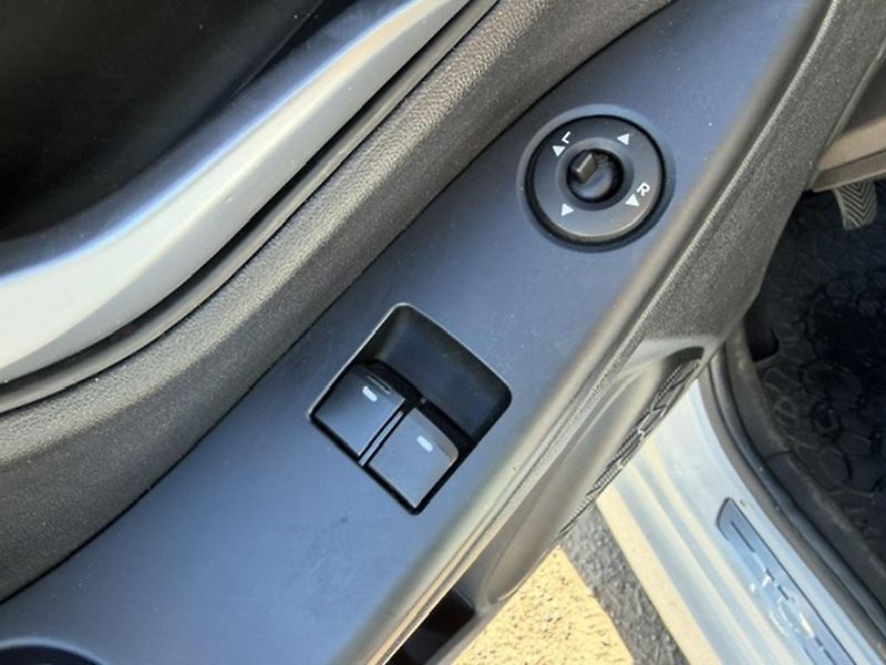 Hyundai ix20 1,4i, koupeno v ČR - fotka 12 z 27