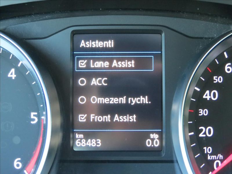 Volkswagen Passat 2,0 TDI 110kW Business ČR - fotka 23 z 26