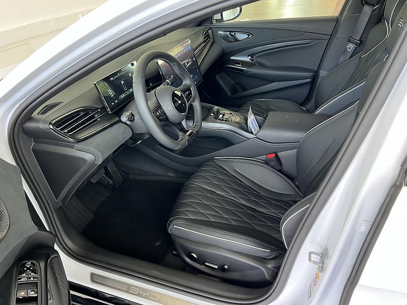 BYD Seal (2025) Excellence AWD - fotka 10 z 16