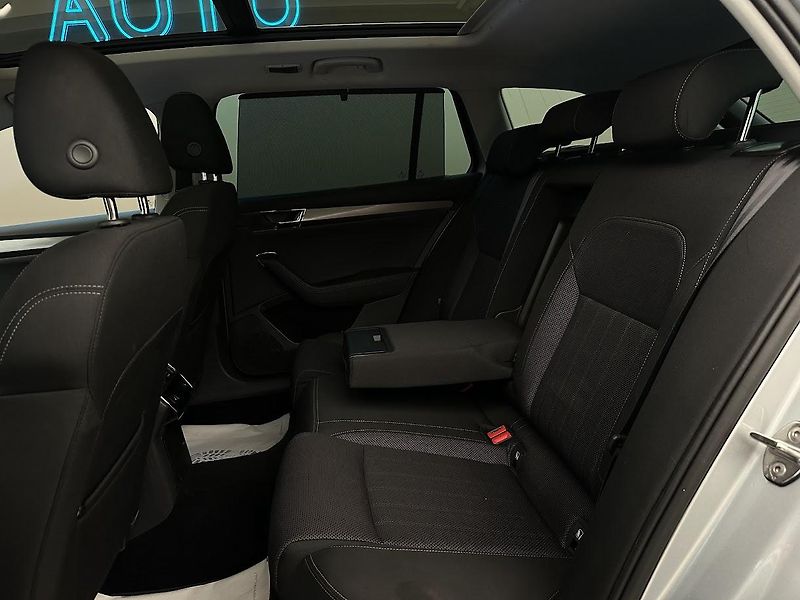 Škoda Superb (2022) 2.0 TDi Style DSG 110 kW - fotka 11 z 35