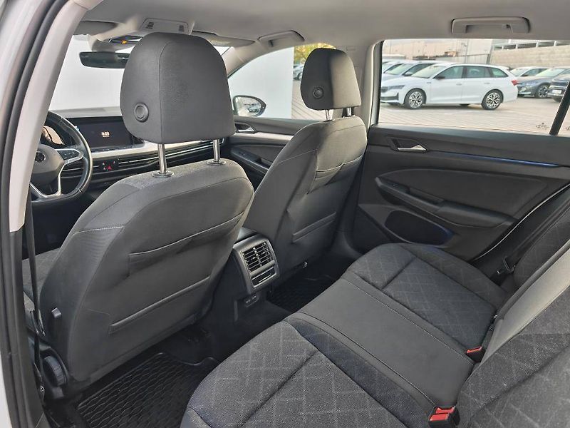 Volkswagen Golf Life 6G 1,5TSi - fotka 7 z 22