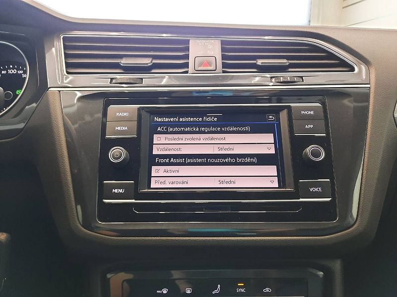Volkswagen Tiguan (2022) Life 2.0 TSI 4Motion (140kW/19 - fotka 17 z 29