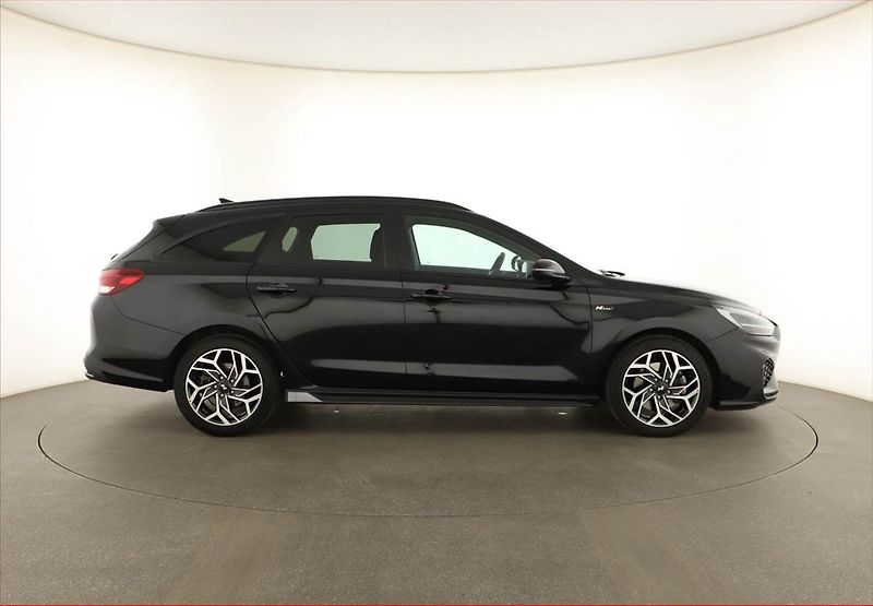 Hyundai i30 (2025) 1.0 T-GDI, N-LINE, AUTOMAT - fotka 6 z 16