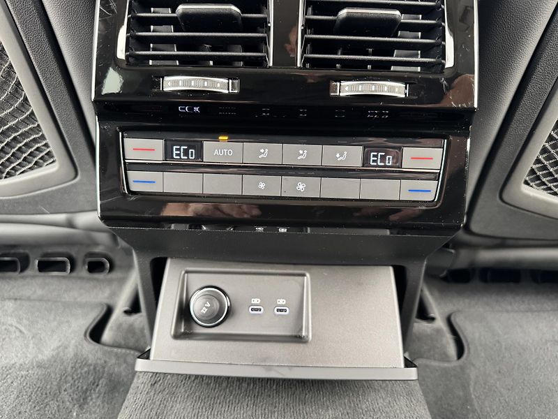 Volkswagen Touareg 3.0Tdi*1-MAJ*DPH*ELEGANCE* - fotka 19 z 49