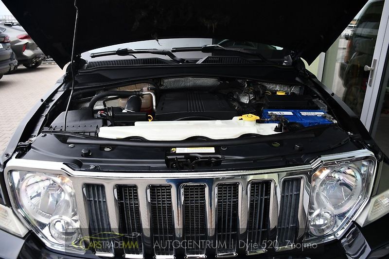 Jeep Cherokee 2.8CRD LIMITED TAŽNÉ - fotka 41 z 44
