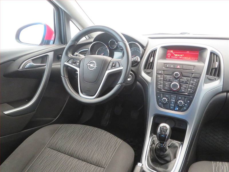 Opel Astra (2012) 1.7 CDTI, po STK, rezervace - fotka 7 z 14