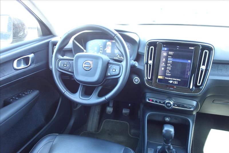 Volvo XC40 2,0 D3 110KW, MANUAL, FWD. - fotka 20 z 37