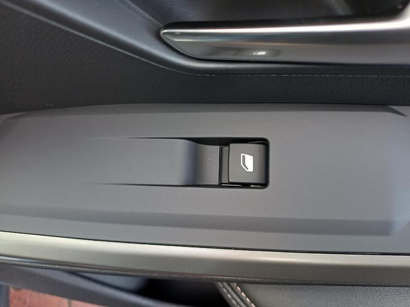 Peugeot 5008 (2026) BUSINESS Hybrid 145 e-DCS6 - fotka 23 z 29