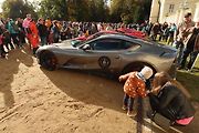 Luxusní supersporty projely západ Čech, milionové rarity přibrzdily v Kynžvartu