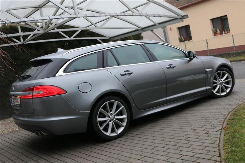 Jaguar XF 3,0 ČR, Automat, Navigace - fotka 11 z 46