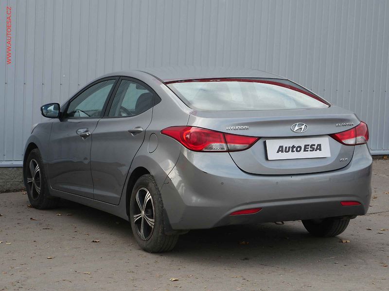 Hyundai Elantra (2011) 1.6i 16V, ČR, AC, tempo - fotka 6 z 17