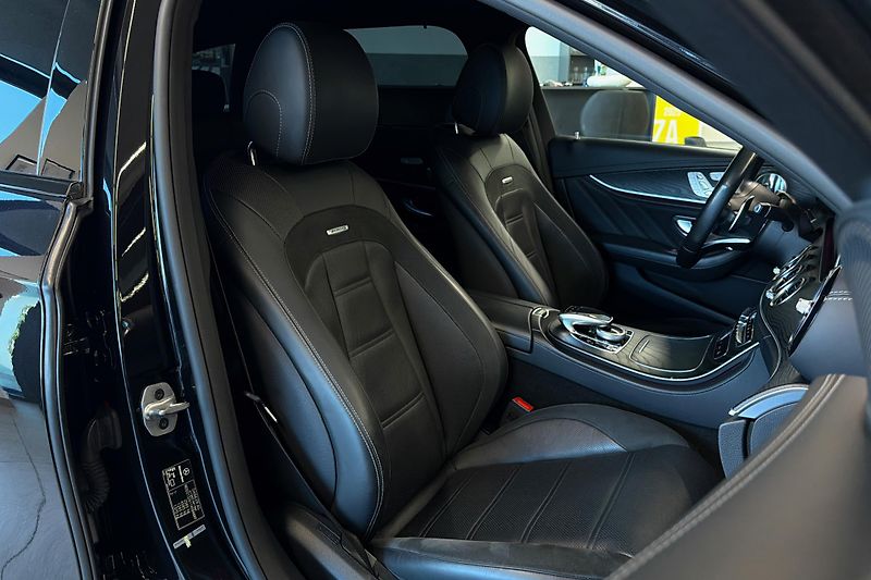 Mercedes-Benz Třídy E (2018) Mercedes-Benz E 53 AMG 4Matic+ - fotka 23 z 52