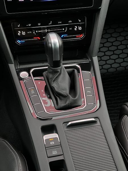 Volkswagen Passat 2.0TDI DSG Kůže Virtual TZ DPH - fotka 13 z 28