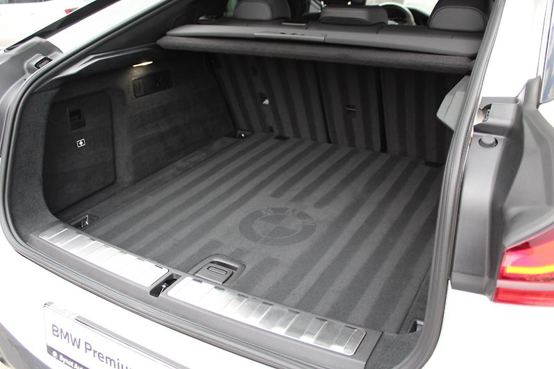 BMW X6 xDrive30d Mpaket CZ DPH - fotka 23 z 26