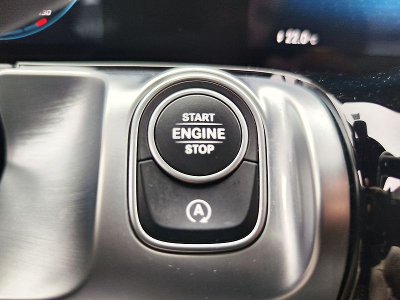 Mercedes-Benz GLB 200d/4Matic AT ČR 1.Maj 7Míst - fotka 29 z 31