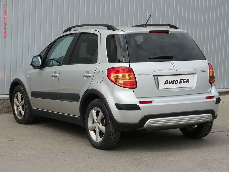 Suzuki SX4 (2008) 1.6i, ČR, AC, výhřev sed - fotka 6 z 16