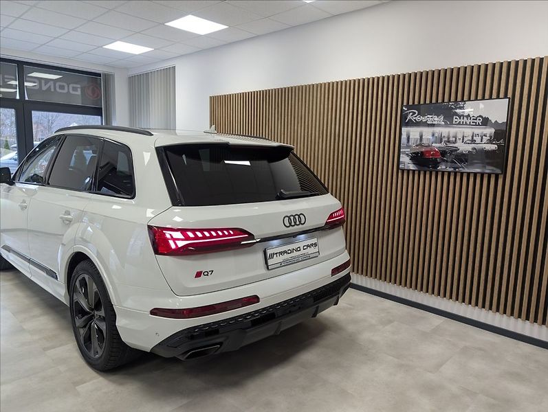 Audi Q7 3.0 TDI 50 s Line - fotka 7 z 35