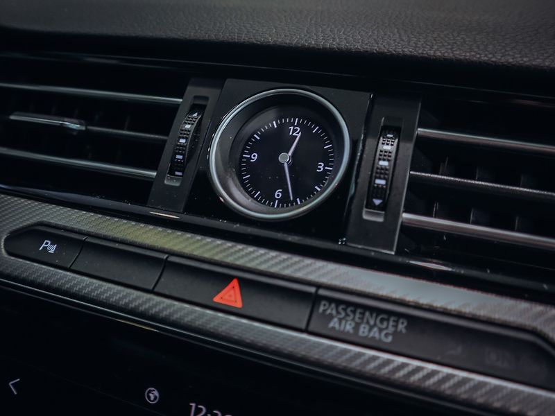 Volkswagen Passat 2.0TDI DSG R-line - fotka 19 z 23
