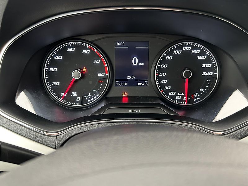 Seat Arona 1.0 TGI Xcellence - fotka 17 z 29