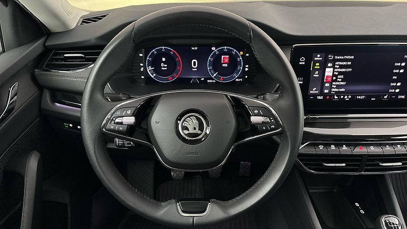 Škoda Octavia 2.0 TDI Style Combi - fotka 9 z 24