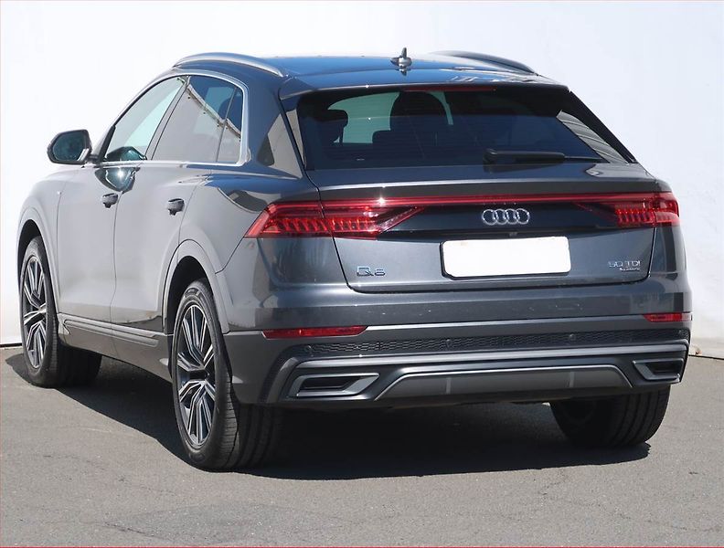 Audi Q8 (2019) 50 TDI - fotka 4 z 32