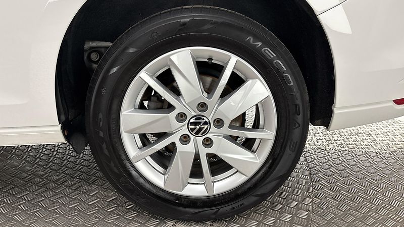 Volkswagen Caddy 2.0 TDI DSG - fotka 19 z 25