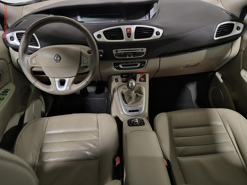 Renault Mégane (2009) 1.9dCi, AC, kůže - fotka 8 z 17