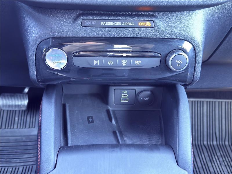 Ford Kuga 1,5 EcoBoost 137 kW ST-Line - fotka 28 z 29