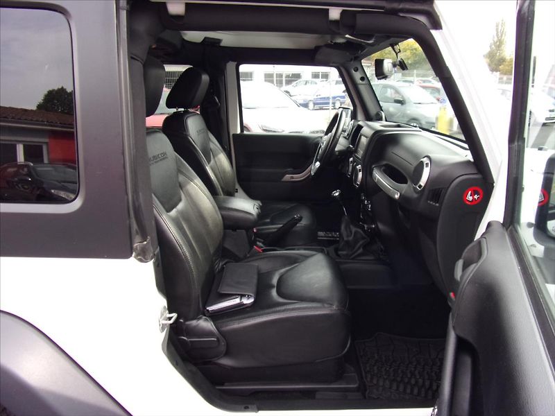 Jeep Wrangler 2,8 CRD Rubikon 147kW 1maj. - fotka 9 z 30