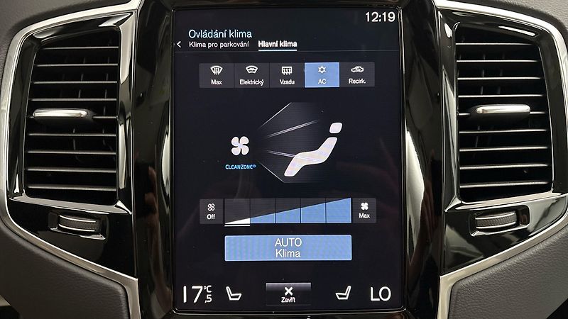 Volvo XC90 2.0 B5 AUT AWD Inscription - fotka 30 z 33