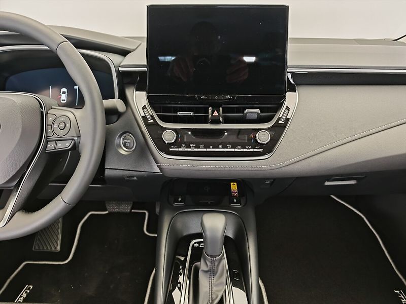 Toyota Corolla 1.8 CVT Comfort Tech - fotka 14 z 31