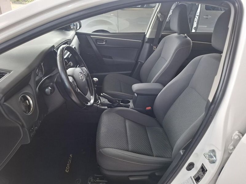 Toyota Corolla 1.6VVT-i 97KW 2017 - fotka 7 z 11