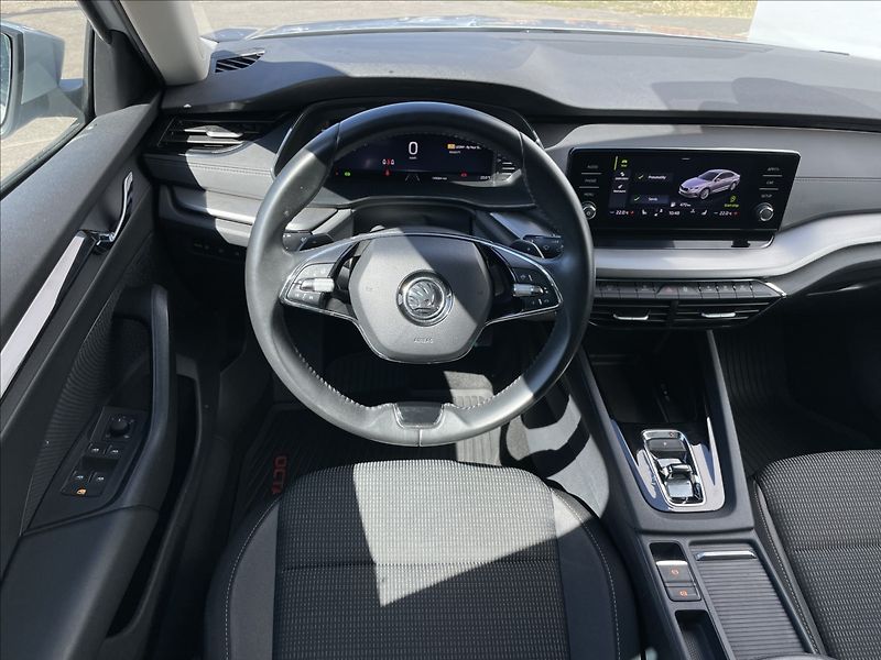 Škoda Octavia 2,0 TDI DSG Ambition Plus LED - fotka 7 z 23